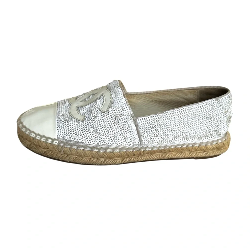 CHANEL White Interlocking CC Patent Sequins Espadrille